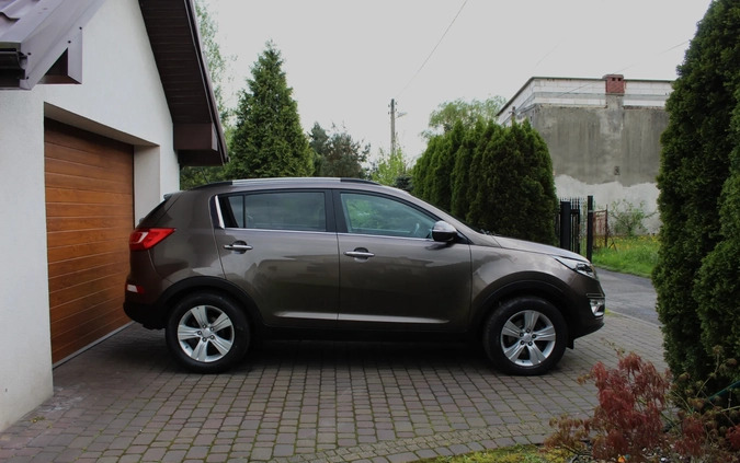 Kia Sportage cena 43500 przebieg: 177000, rok produkcji 2010 z Sosnowiec małe 211